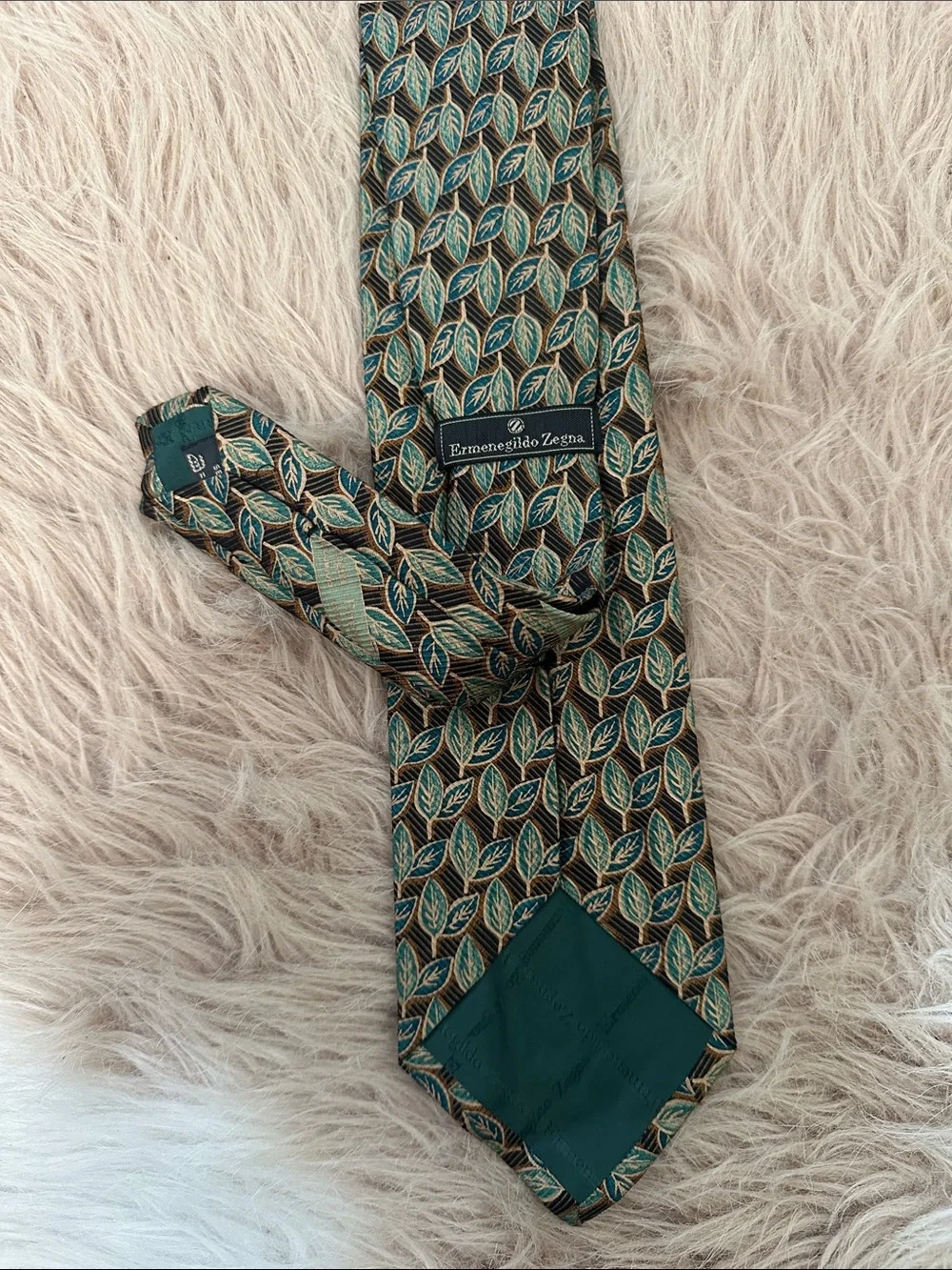 Men's Leaf-Pattern Silk Tie in Teal and Brown